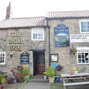 The Bull West Tanfield Inn
